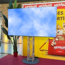 Большой 98-дюймовый экран TCL Smart TV на штативе<br /><span style=text-transform:none;><small></small></span> Большой 98-дюймовый экран TCL Smart TV на штативе<br /><span style=text-transform:none;><small></small></span>