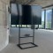 Большой 85″ Samsung Smart TV экран на штативе Большой 85″ Samsung Smart TV экран на штативе