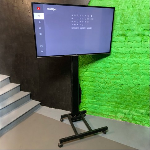 50″ LCD ekrāns uz statīva | noma 50″ LCD ekrāns uz statīva | noma